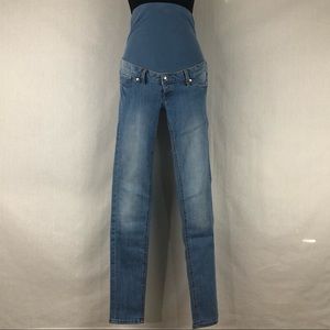 Maternity skinny jeans